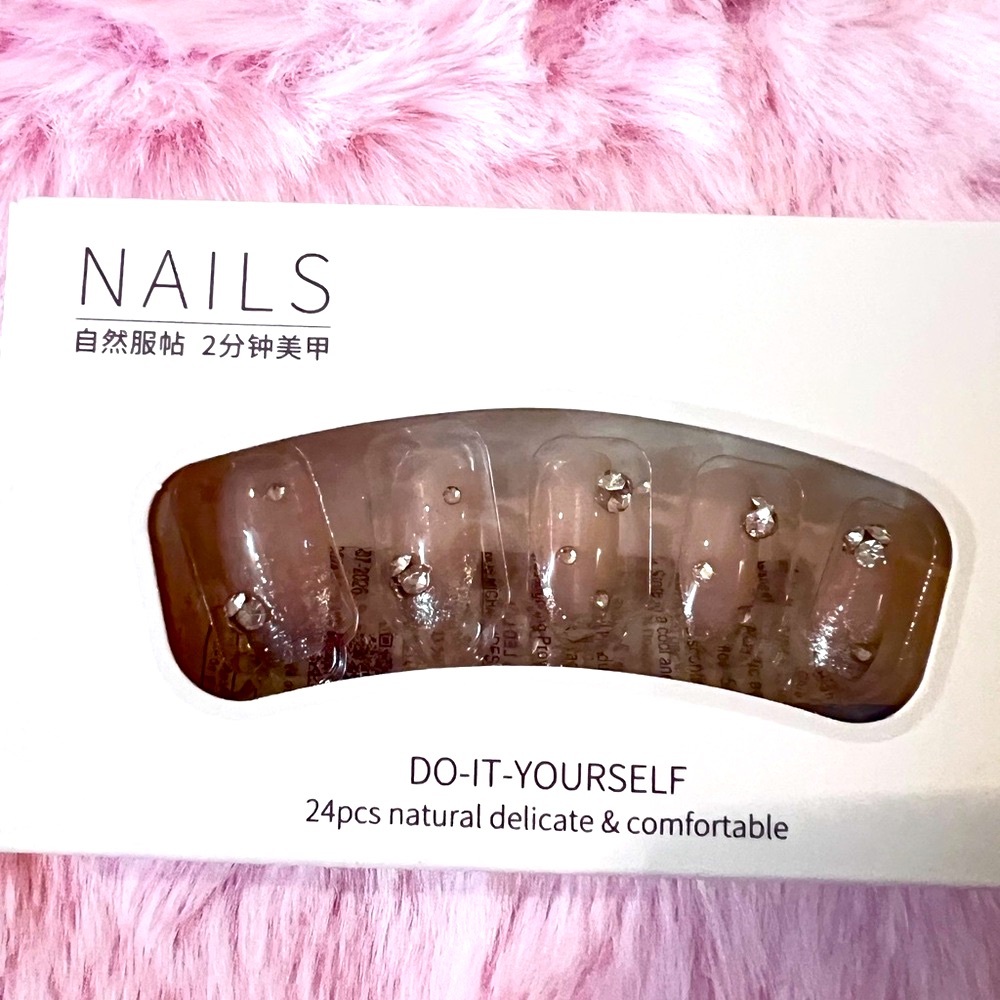 $15 for two.DIY Natural Nail Set with Rhinestones
